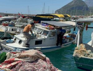 Antalya’da teknesinde yaşayan adam ölü bulundu