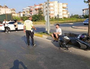 Manavgat’ta motosiklet ile otomobil çarpıştı: 1 yaralı