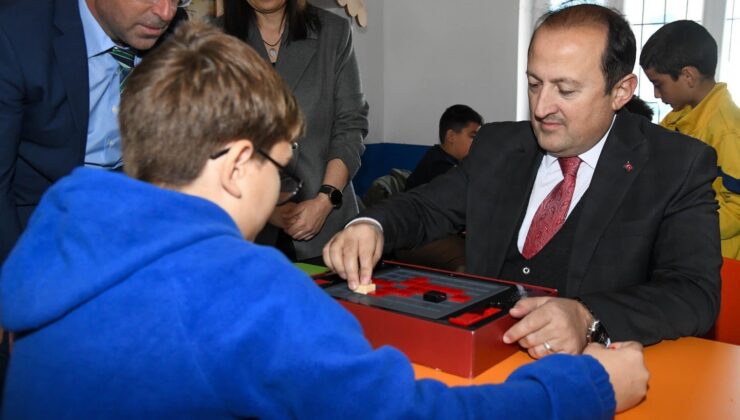 Atıl durumdaki ilkokul binası Akıl ve Zeka Oyunları Köyü’ne dönüştürüldü