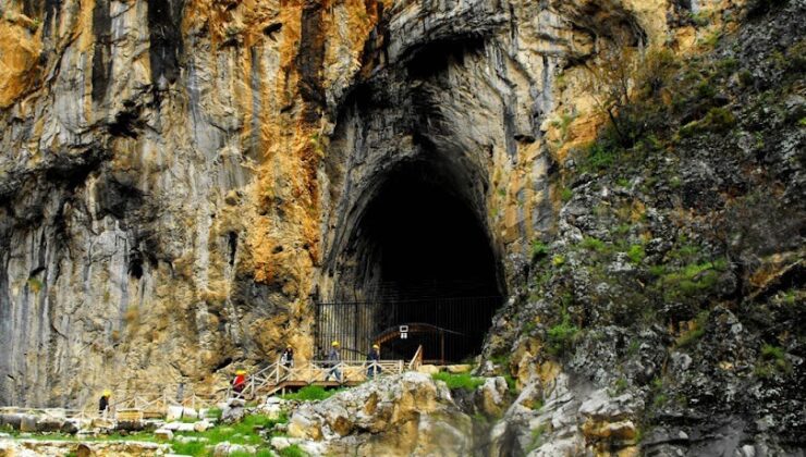 Aksu Zindan Mağarası kış sezonu nedeniyle ziyarete kapatıldı