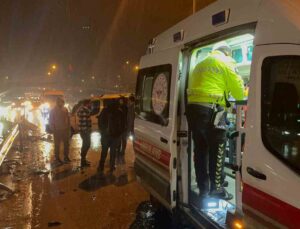 Antakya’da refüje çarpan aracın sürücüsü yaralandı