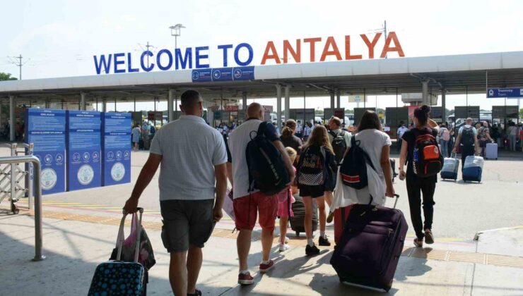 Antalya’ya son 10 yılın ziyaret rekoru Rusya ve Almanya’dan