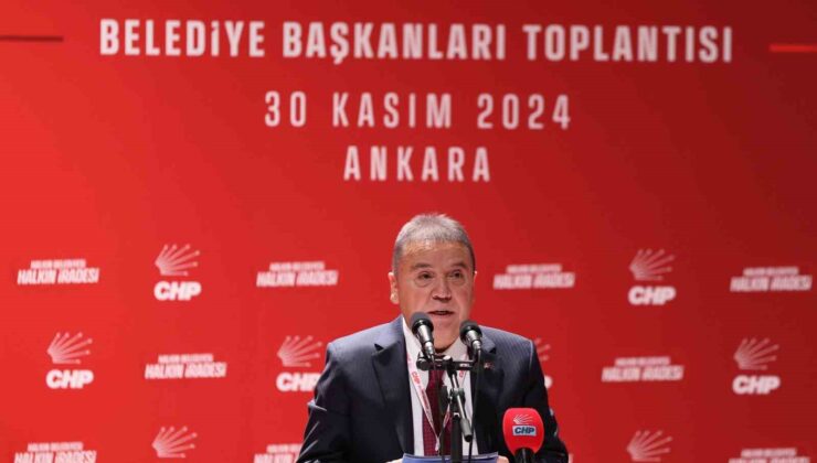 Başkan Böcek, CHP’li Belediye Başkanları Çalıştayı’na katıldı