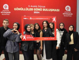 Büyükşehir Belediyesi, Gönüllüler Günü’nü gençlerle kutladı