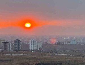 Gün doğumu kartpostallık görüntüler oluşturdu