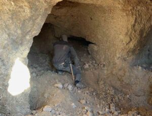 Hatay’da inşaat çalışmaları sırasında bulunan kaya mezar odaları görüntülendi