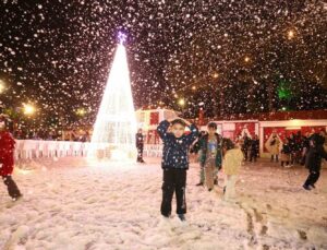 Kepez’de yılbaşı coşkusu DokumaPark’ta başladı