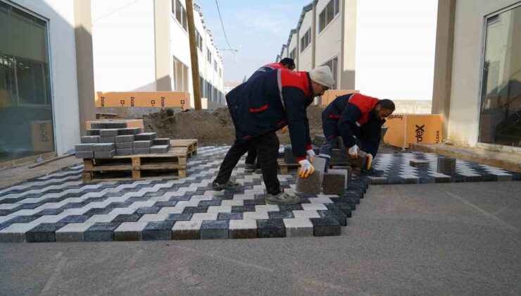 Depremzede esnaf için yeni çarşıda son dokunuşlar