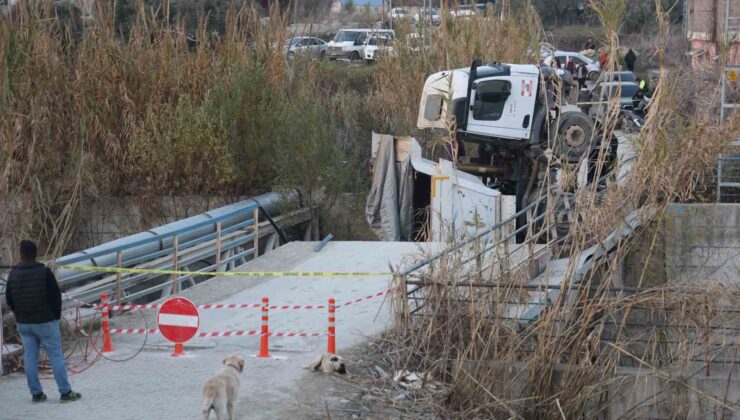 Hafriyat kamyonu geçtiği esnada köprü çöktü