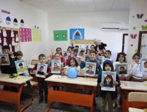 Kahramanmaraş’taki konteyner kentte karne heyecanı